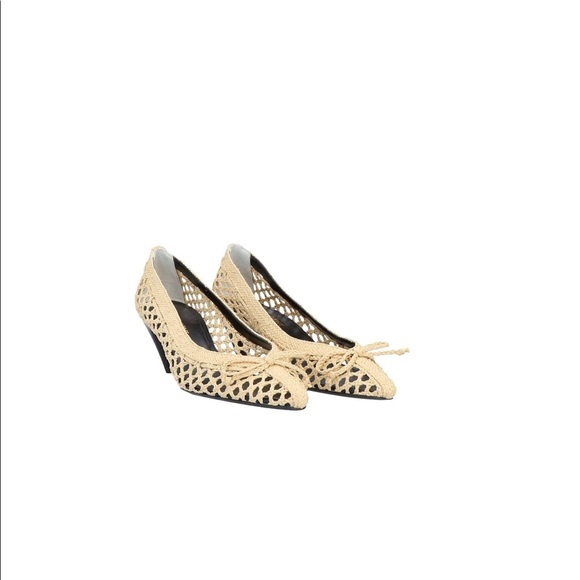 Saint Laurent Raffia Pointed Pumps. US 7 - Picture 4 of 4